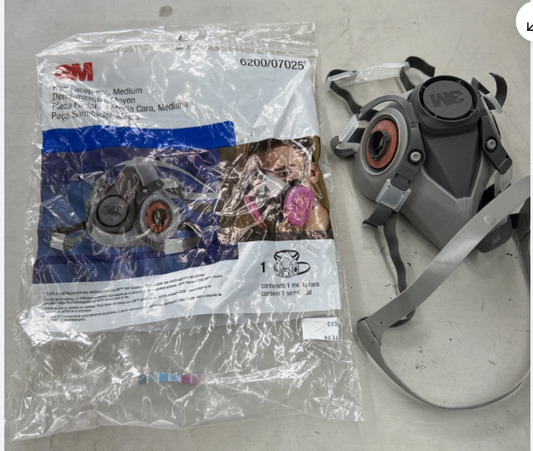 3M 6200 Half Facepiece Reusable Respirator Respiratory Protection Size Medium